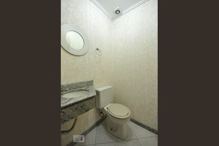 Lavabo de apartamento para alugar com 1 quarto, 72m² em Cambuí, Campinas