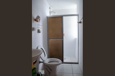 Banheiro  de apartamento à venda com 1 quarto, 60m² em Petrópolis, Porto Alegre