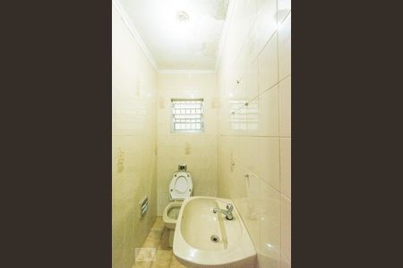 Banheiro de casa à venda com 4 quartos, 250m² em Santo Antônio, Osasco
