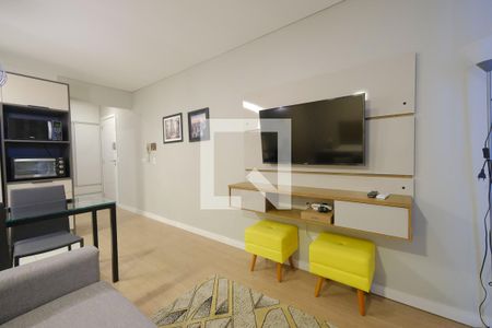 Sala de kitnet/studio para alugar com 1 quarto, 37m² em Capão Raso, Curitiba