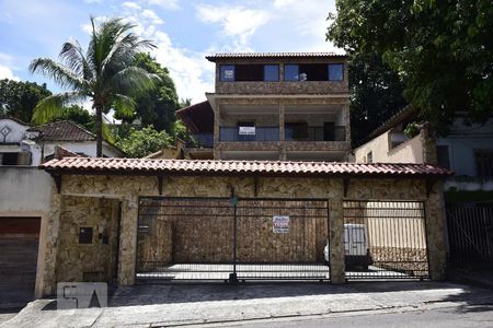 Fachada de casa à venda com 3 quartos, 900m² em Campo Grande, Rio de Janeiro
