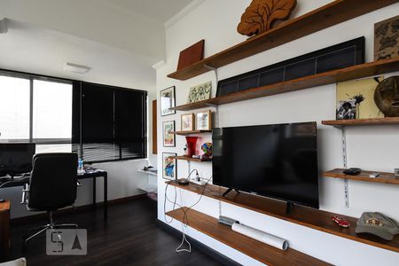 Sala de tv de apartamento à venda com 3 quartos, 145m² em Jardim Paulista, São Paulo