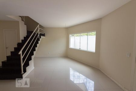 Sala de casa para alugar com 4 quartos, 161m² em Pechincha, Rio de Janeiro