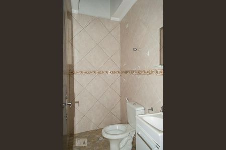 BANHEIRO QUARTO 1 de casa para alugar com 3 quartos, 138m² em Vila Santa Delfina, São Paulo