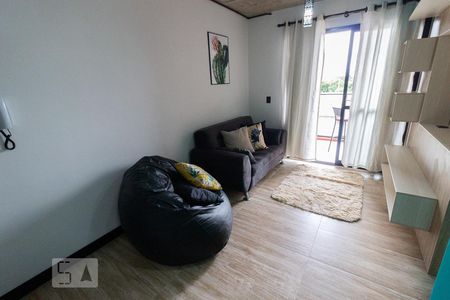 Sala de kitnet/studio para alugar com 1 quarto, 35m² em Rebouças, Curitiba