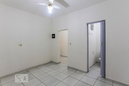 Sala e Quarto de casa para alugar com 1 quarto, 25m² em Vila Brasílio Machado, São Paulo