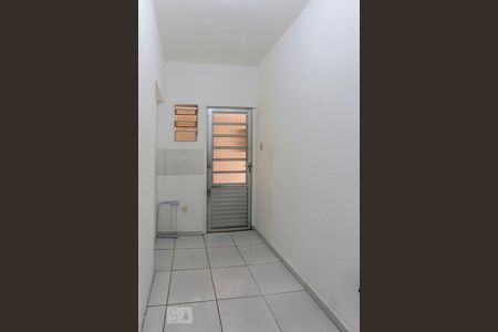 Entrada Cozinha de casa para alugar com 1 quarto, 25m² em Vila Brasílio Machado, São Paulo
