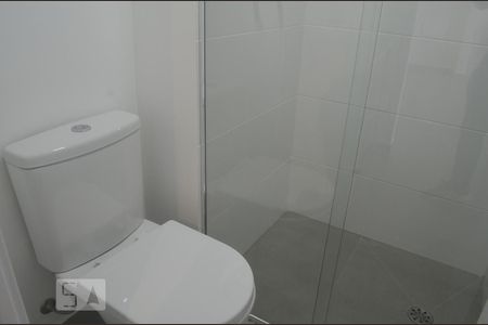 Banheiro de apartamento para alugar com 1 quarto, 33m² em Vila Suzana, São Paulo