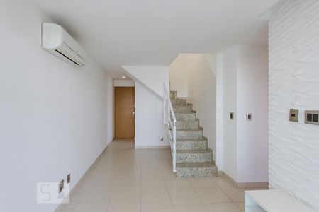 Apartamento à venda com 152m², 3 quartos e 2 vagasSala (Primeiro Andar)