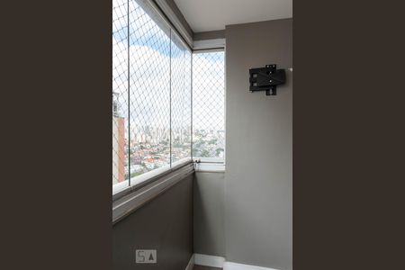 varanda de apartamento para alugar com 3 quartos, 81m² em Chácara Inglesa, São Paulo