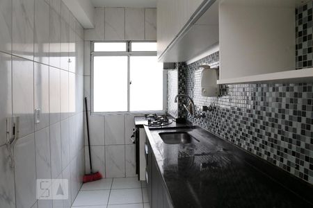 Cozinha de apartamento à venda com 3 quartos, 72m² em Parque Marabá, Taboão da Serra