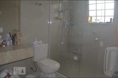 Banheiro de casa à venda com 4 quartos, 325m² em Jardim Londrina, São Paulo