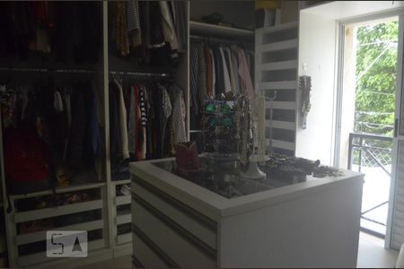 Closet de casa à venda com 4 quartos, 325m² em Jardim Londrina, São Paulo