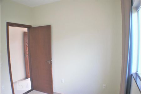 Quarto 02 de casa para alugar com 2 quartos, 85m² em São João do Rio Vermelho, Florianópolis