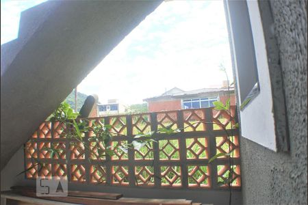 Vista do Quarto 01 de casa para alugar com 2 quartos, 85m² em São João do Rio Vermelho, Florianópolis