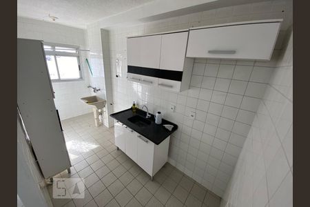 Cozinha de apartamento à venda com 1 quarto, 40m² em Vila Carmosina, São Paulo