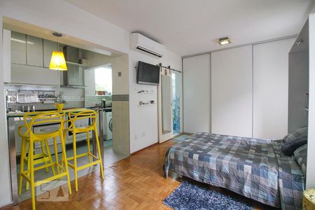 Sala / Quarto de kitnet/studio para alugar com 1 quarto, 40m² em Bixiga, São Paulo