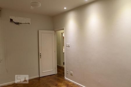 Sala de apartamento para alugar com 3 quartos, 130m² em Leblon, Rio de Janeiro