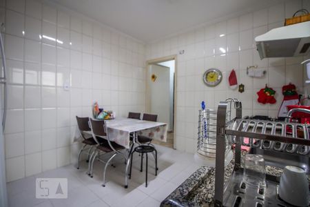 Cozinha de apartamento para alugar com 2 quartos, 90m² em Sumarezinho, São Paulo