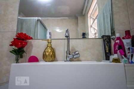 Banheiro social detalhe de apartamento para alugar com 2 quartos, 90m² em Sumarezinho, São Paulo