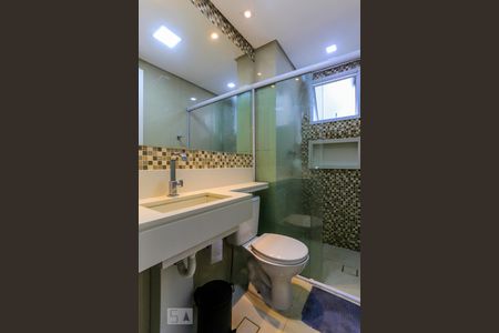 Banheiro de apartamento para alugar com 3 quartos, 63m² em Jardim Santa Emília, São Paulo