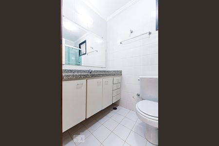 Banheiro de apartamento à venda com 3 quartos, 55m² em Taquaral, Campinas