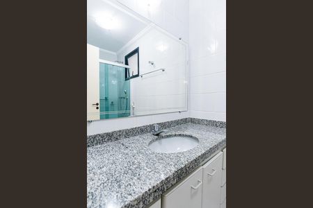 Banheiro de apartamento à venda com 3 quartos, 55m² em Taquaral, Campinas