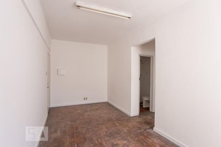 Sala/Quarto de kitnet/studio para alugar com 1 quarto, 27m² em Centro Histórico, Porto Alegre