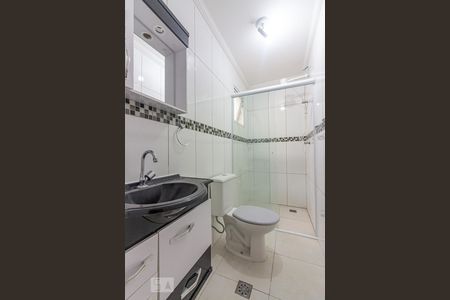 Banheiro de kitnet/studio para alugar com 1 quarto, 13m² em Vila São Luís(zona Oeste), São Paulo