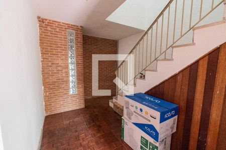 Hall de entrada de casa para alugar com 3 quartos, 400m² em Vila Monumento, São Paulo