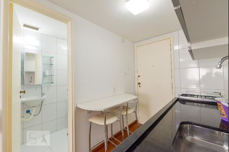 Cozinha de kitnet/studio para alugar com 1 quarto, 27m² em Cerqueira César, São Paulo