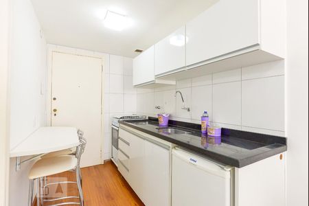 Cozinha de kitnet/studio para alugar com 1 quarto, 27m² em Cerqueira César, São Paulo