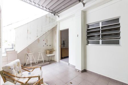 Quintal de casa para alugar com 5 quartos, 150m² em Vila Paiva, São Paulo