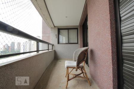 Varanda de apartamento à venda com 4 quartos, 140m² em Vila Suzana, São Paulo