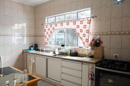 COZINHA de casa para alugar com 3 quartos, 499m² em Vila Romero, São Paulo