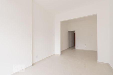 Sala/Quarto de kitnet/studio para alugar com 1 quarto, 30m² em Centro, Rio de Janeiro