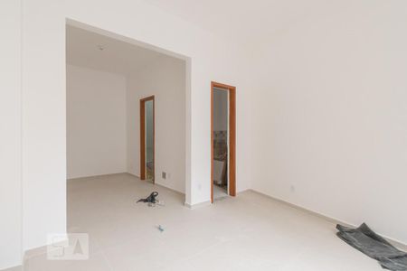 Quarto de kitnet/studio para alugar com 1 quarto, 30m² em Centro, Rio de Janeiro