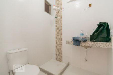 Banheiro de kitnet/studio para alugar com 1 quarto, 30m² em Centro, Rio de Janeiro