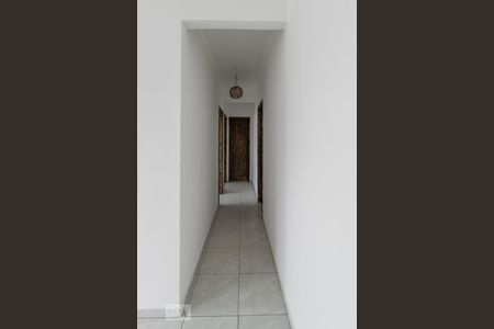 Corredor de apartamento para alugar com 2 quartos, 72m² em Irajá, Rio de Janeiro