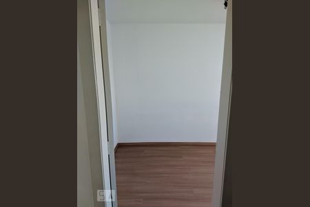 Quarto 2 de apartamento para alugar com 2 quartos, 45m² em Capão Raso, Curitiba