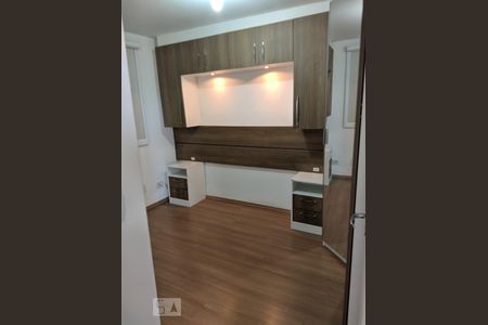 Quarto 1 de apartamento para alugar com 2 quartos, 45m² em Capão Raso, Curitiba