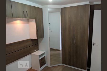 Quarto 1 de apartamento para alugar com 2 quartos, 45m² em Capão Raso, Curitiba