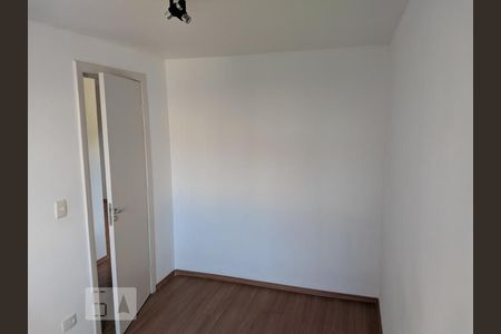 Quarto 2 de apartamento para alugar com 2 quartos, 45m² em Capão Raso, Curitiba