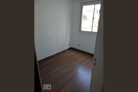 Quarto 2 de apartamento para alugar com 2 quartos, 45m² em Capão Raso, Curitiba