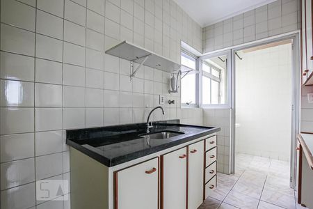 Cozinha de apartamento à venda com 1 quarto, 40m² em Centro, Campinas