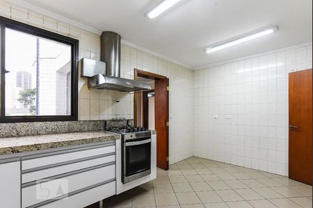 Apartamento à venda com 180m², 4 quartos e 3 vagas Apartamento à venda com 180m², 4 quartos e 3 vagasCozinha