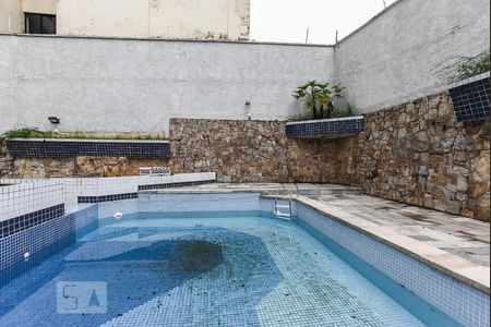 Apartamento à venda com 180m², 4 quartos e 3 vagas Apartamento à venda com 180m², 4 quartos e 3 vagasPiscina