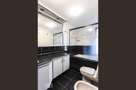 Apartamento à venda com 180m², 4 quartos e 3 vagas Apartamento à venda com 180m², 4 quartos e 3 vagasBanheiro da Suíte 3