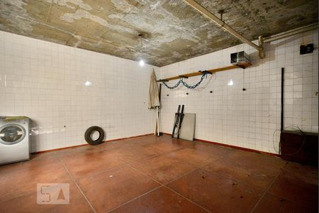 Garagem de casa para alugar com 3 quartos, 250m² em Vila Romana, São Paulo