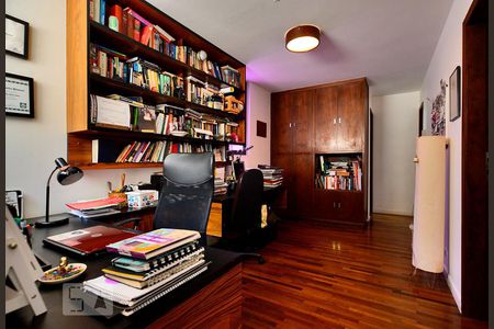 Escritório de casa para alugar com 3 quartos, 250m² em Vila Romana, São Paulo
